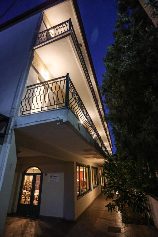Spanos Apartments Anna'S Lodge Polychrono Exterior foto